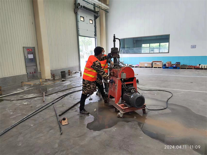 大新厂房地面下沉塌陷注浆加固施工